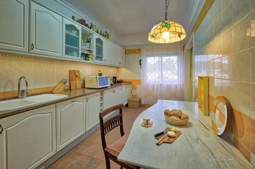 Jo's Place