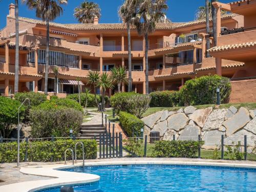 Fantastic beachfront apartment photo 13