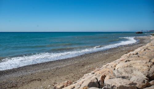 Fantastic beachfront apartment photo 34