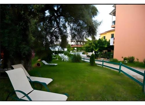 Odysseia Studios and Apartment