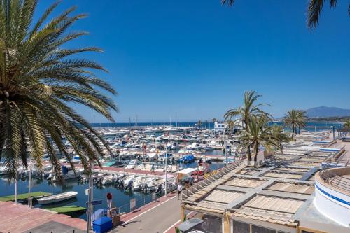 Comfortable Yacht Club Apartment photo 23
