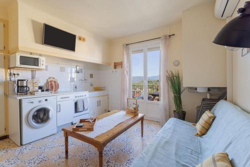 Kitchen o kitchenette sa Canigou