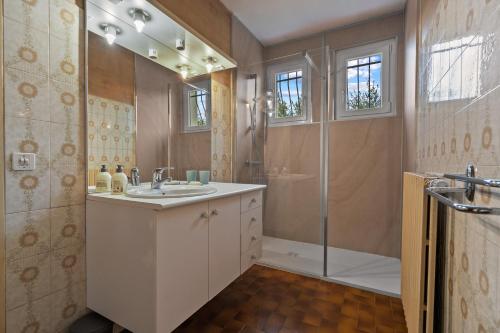 Kamar mandi di Chalet Echalas