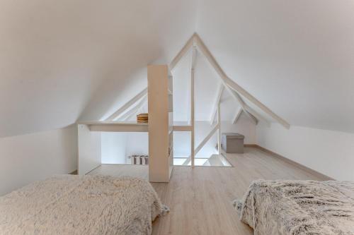Yucca Park Apartment