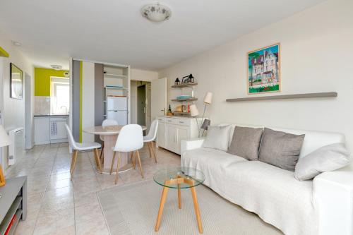 Appartement vue mer - 50 m plage
