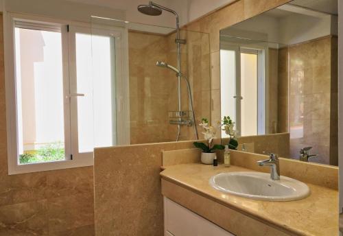 Fabulous apartment in Elviria Hills