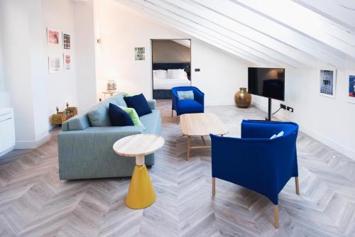 Palacio Salvetti Suitesにあるテレビまたはエンターテインメントセンター