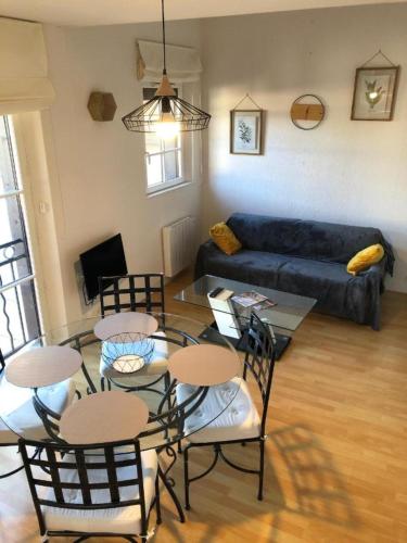 Ruang duduk di Duplex Du Cottage