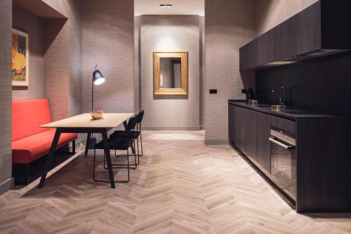 Palacio Salvetti Suitesにあるキッチンまたは簡易キッチン