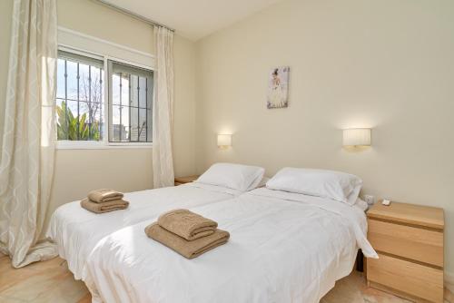 Poolside Apartment Nerja
