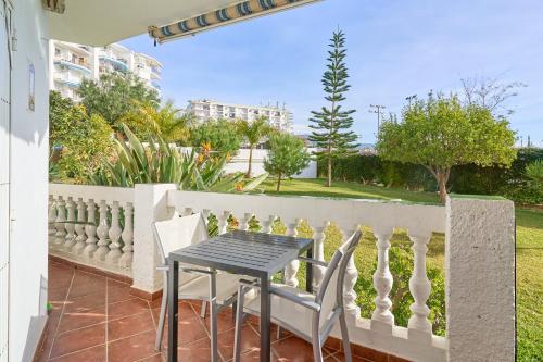 Poolside Apartment Nerja