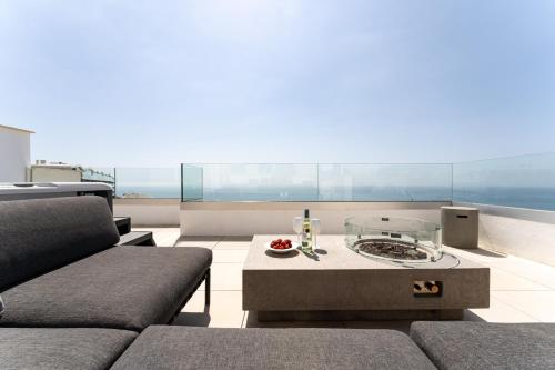 Luxury Penthouse with Rooftop