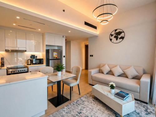 RBE Vacation Homes-Enjoy Marina View- Binghatti Corner