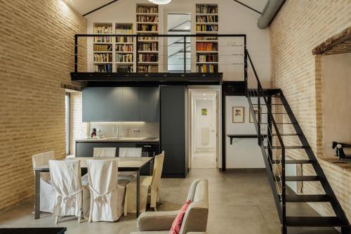 Cozy Center Apartment