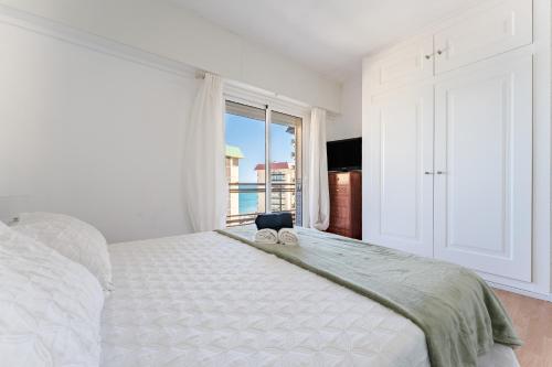 2 Bed 1 Bath Very Bright Apt
