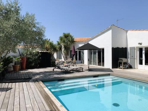 La Passerelle Grande maison avec Piscine chauffée