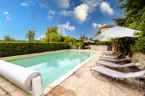 Piscina a Chez Jacquou o a prop