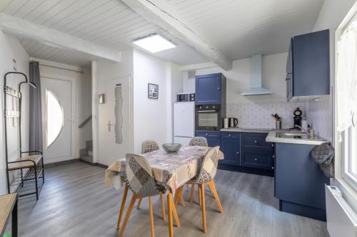 Majoituspaikan Logis Du Roussillon keittiö tai keittotila