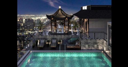 THE LEGEND HANOI Hotel — Pool view