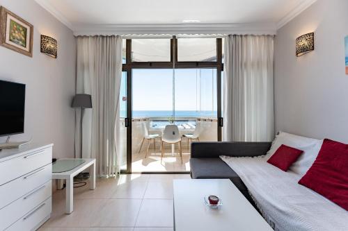 Stunning marina view apartment