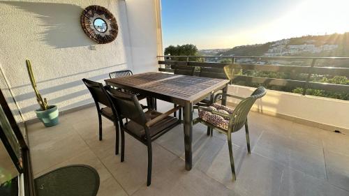 Sunny 3-Bedroom Apartment