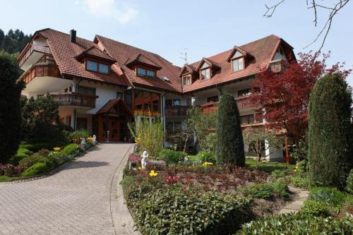 Hotel Garni Café Schacher, Oberwolfach – Updated 2022 Prices