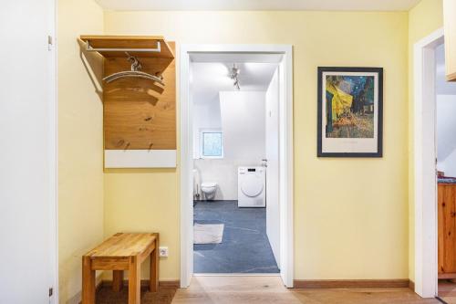 a bathroom with a sink and a toilet at Freundliche Ferienwohnung in Lemgo in Lemgo