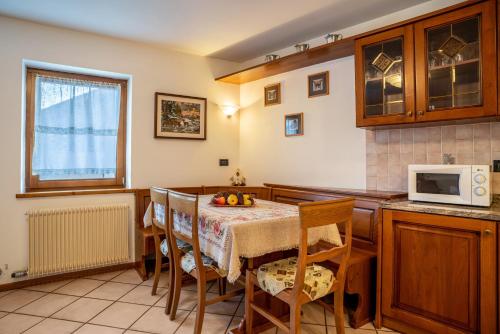 Foto Casa al portico Val di Cembra 4