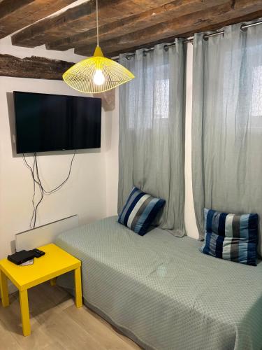 Heart of Saint-Germain Cozy 2BR for 5 Aldaro