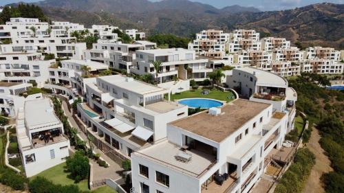 Marbella Hills