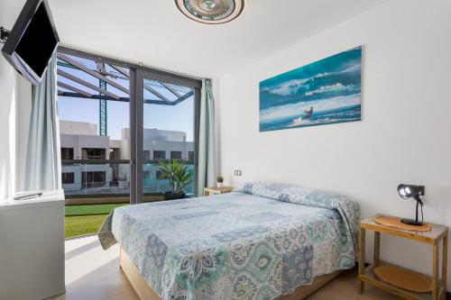Oceanfront Apartment With Pool