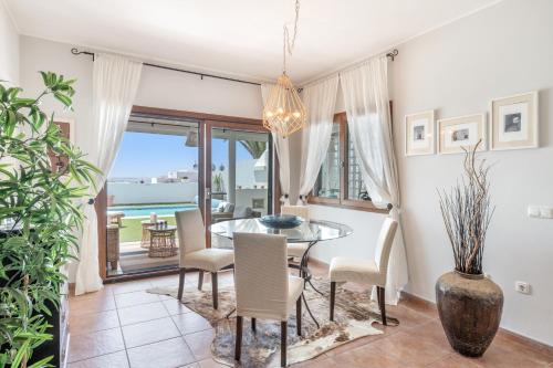 Las Buganvillas
