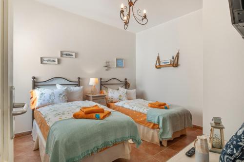 Las Buganvillas