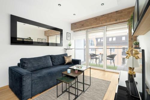 Modern Family Apartment with Parking and Balcony in the City Center by Noclegi Renters
