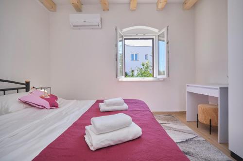 NEW! Adriatic Shell Apartments - 10 min Walk to Beach
