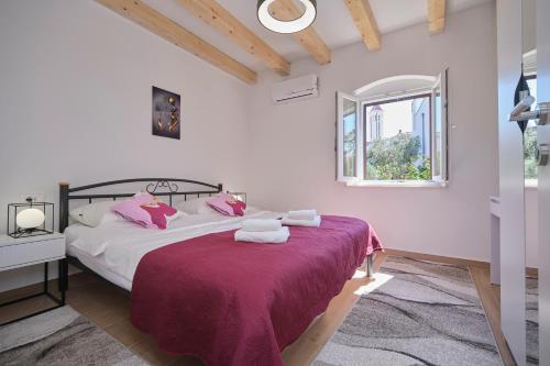 NEW! Adriatic Shell Apartments - 10 min Walk to Beach