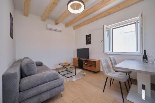 NEW! Adriatic Shell Apartments - 10 min Walk to Beach