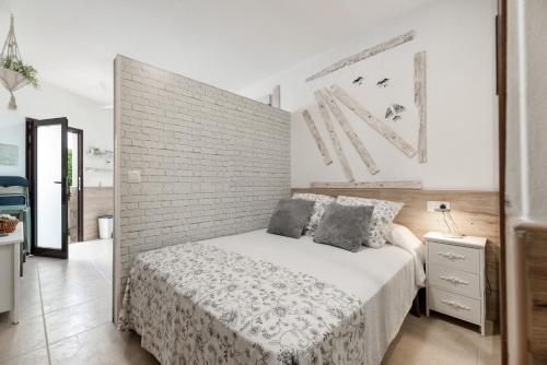 Vista Blanca Room 1