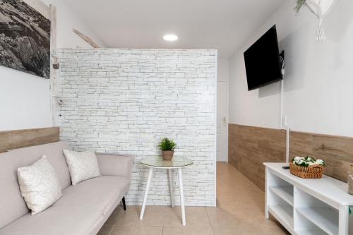 Vista Blanca Room 1