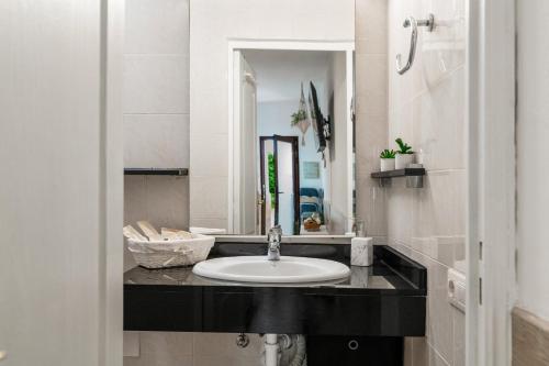 Vista Blanca Room 1