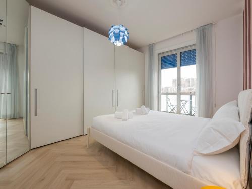 I-Host - Spacious 3BR Apt - Balcony - Sleeps 7