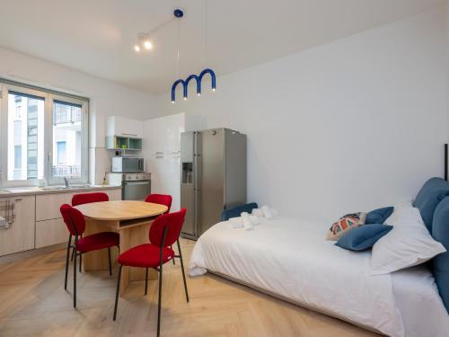 I-Host - Spacious 3BR Apt - Balcony - Sleeps 7