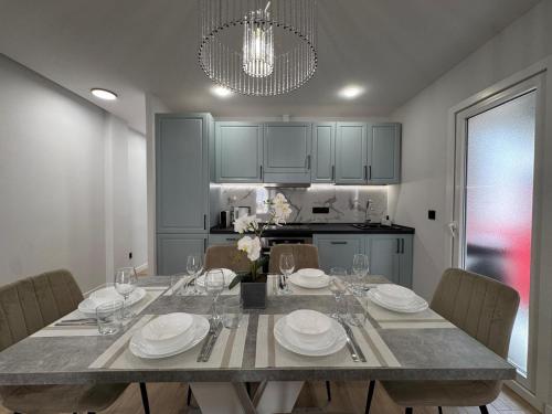Family Luxury 3BR Flat - Del Cura Beach - Sea View