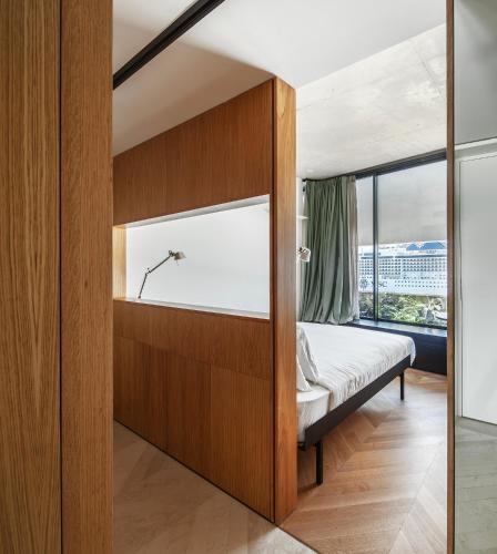 a bedroom with a bed and a window at Stilla, San Mikiel in Senglea
