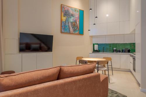 Duplex - ManMar Residences