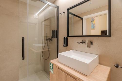Duplex - ManMar Residences
