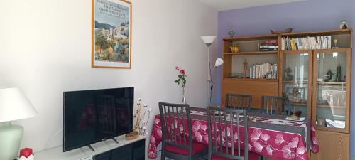 Cosy Appartement climatisé avec terrasse à 10 mn plages et gare