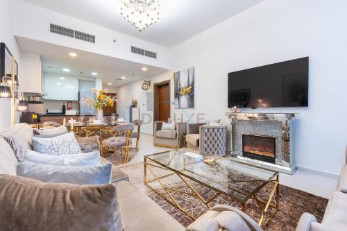 Beautiful 1BR Escape with Community View, Walking Distance to the Park and Minute Car Drive to DAMAC Mall, Orchid B, DAMAC Hills by Deluxe Holiday Homes