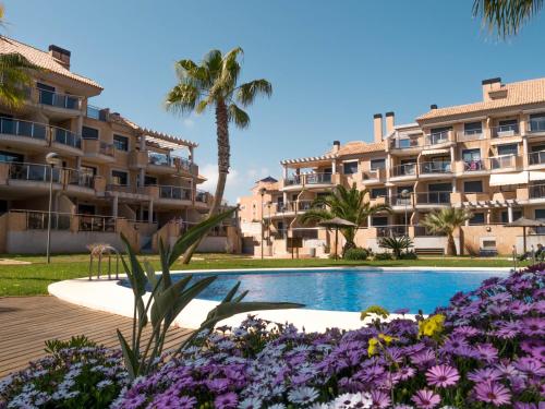 Apartamento a 150m playa de les Bovetes estancias temporales de más de 10 días