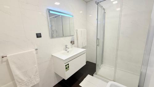Gold Center Funchal 401
